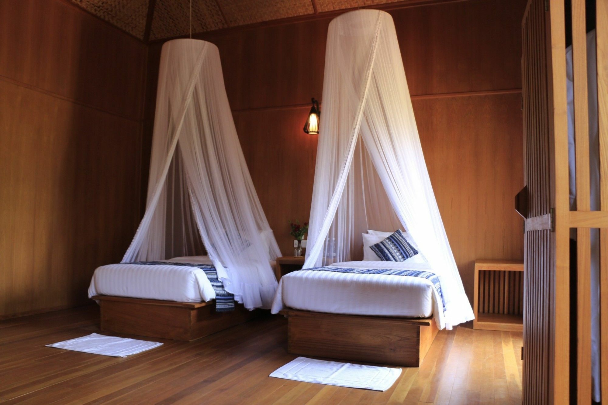 Blue Vanda Lodge Няунг Шве Екстериор снимка